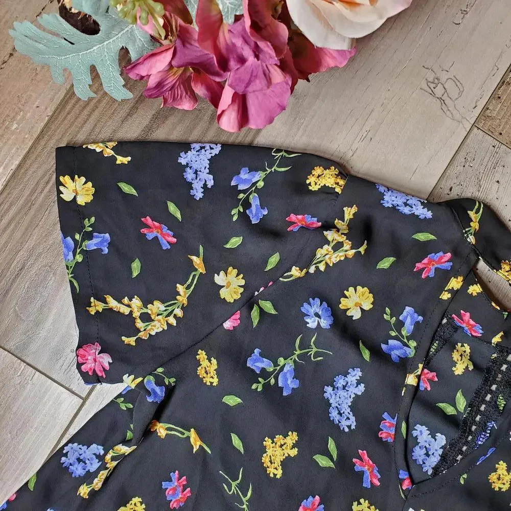 Sienna Sky Black Floral Short Sleeve Blouse Women's Size XS NWOT - Picture 13 of 16